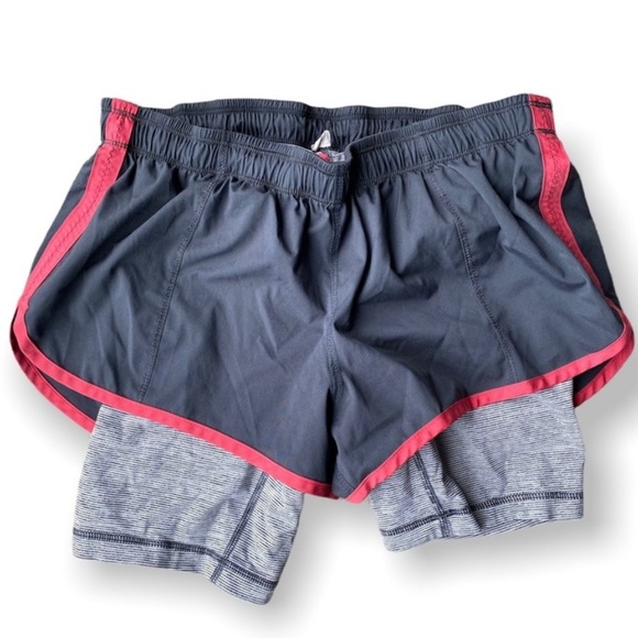 Mint Lululemon shorts size 4 double layer workout shorts running draw string - Picture 3 of 7